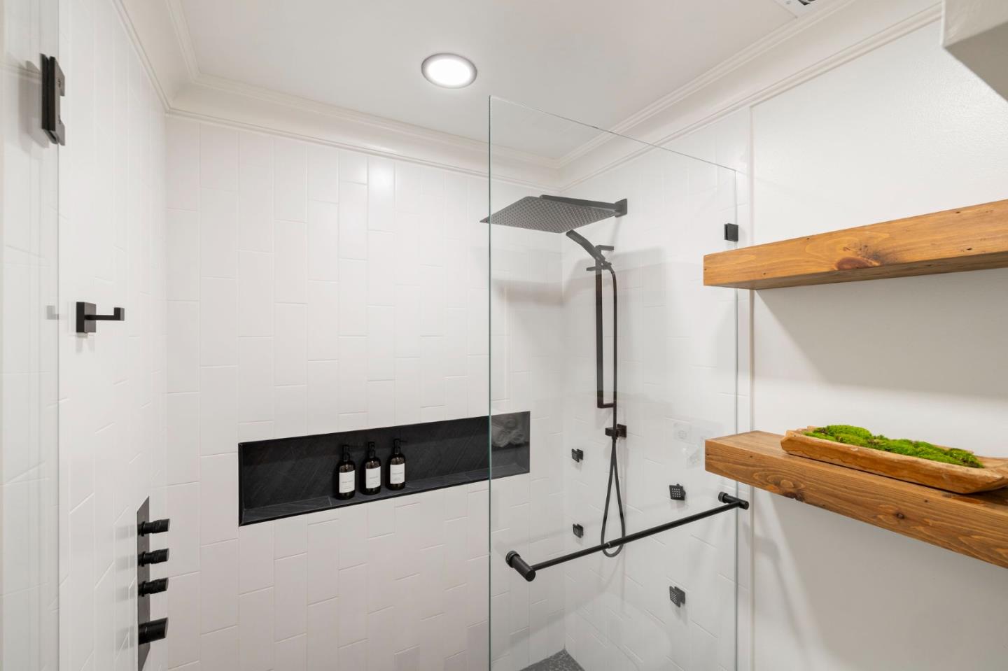 145 Devonshire Boulevard