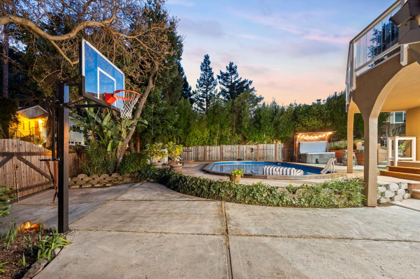 145 Devonshire Boulevard