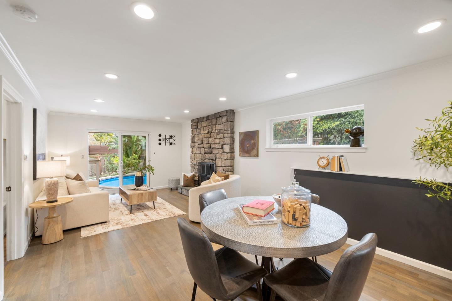 145 Devonshire Boulevard