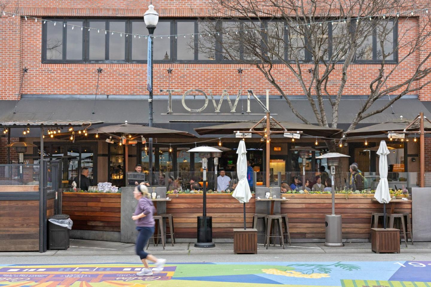 145 Devonshire Boulevard