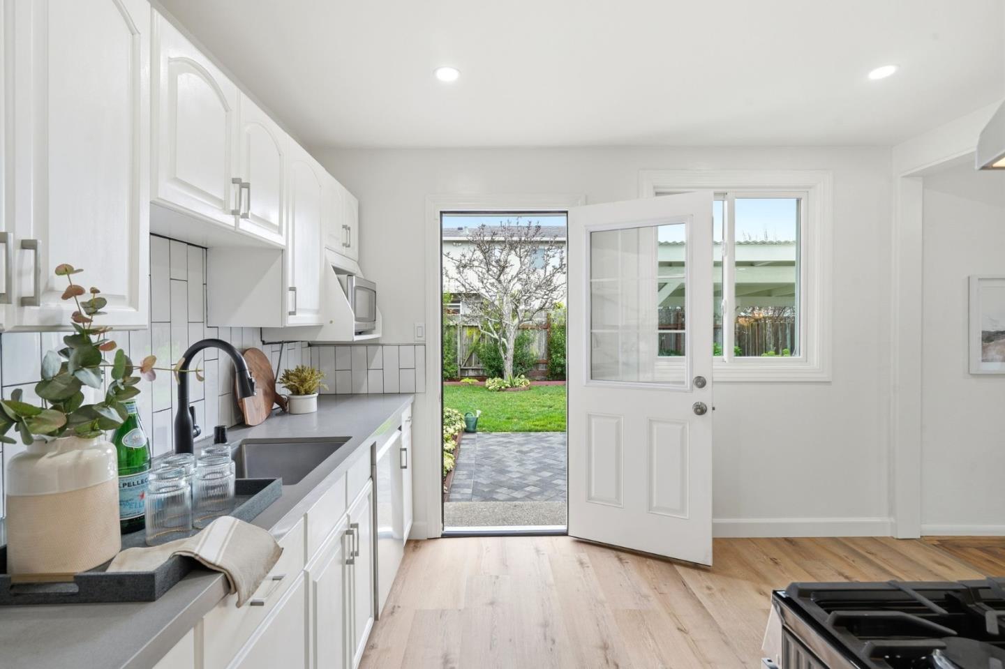 824 Arguello Boulevard