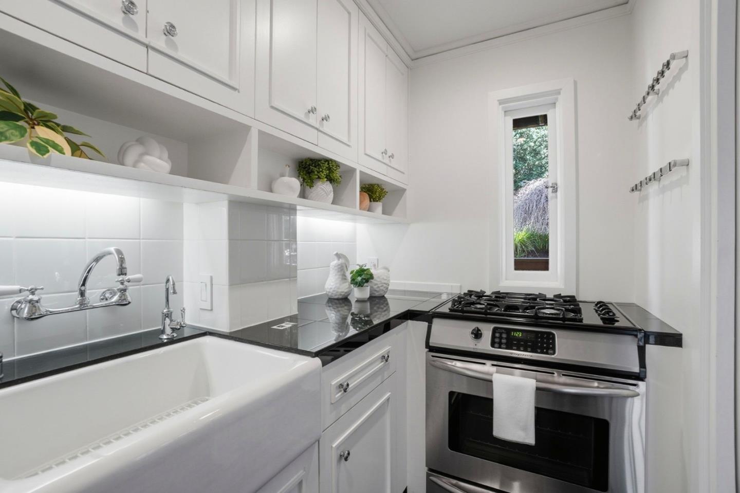 1160 Clayton Street 2