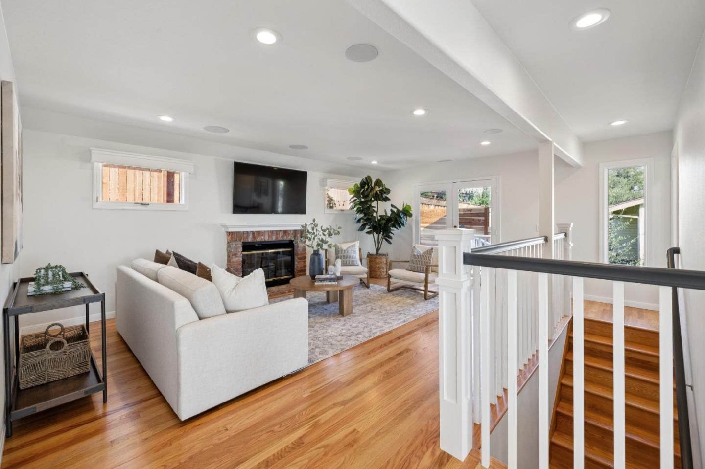 22208 Quinterno Court