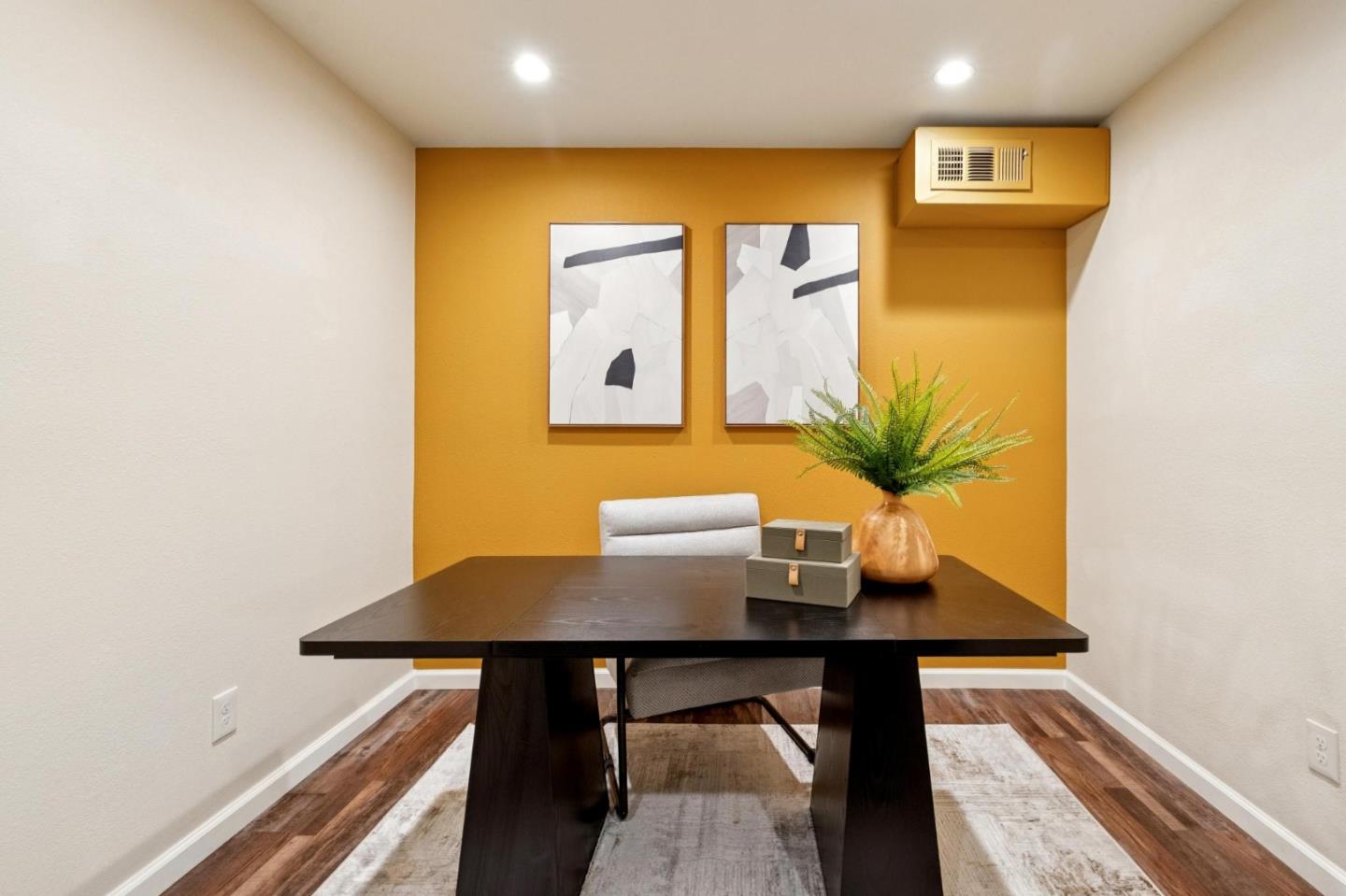 22208 Quinterno Court