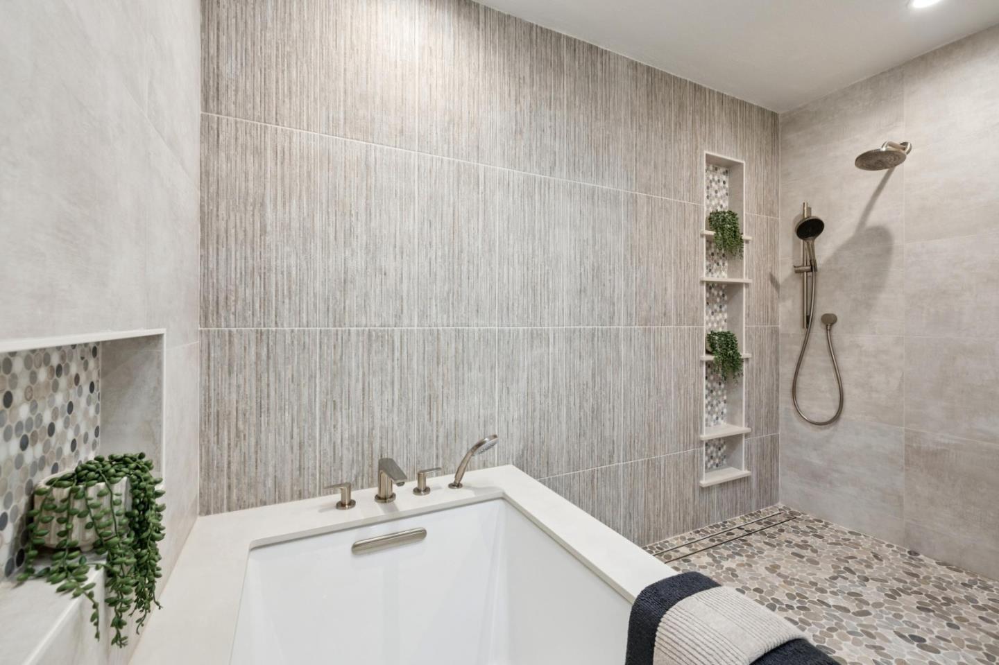 22208 Quinterno Court