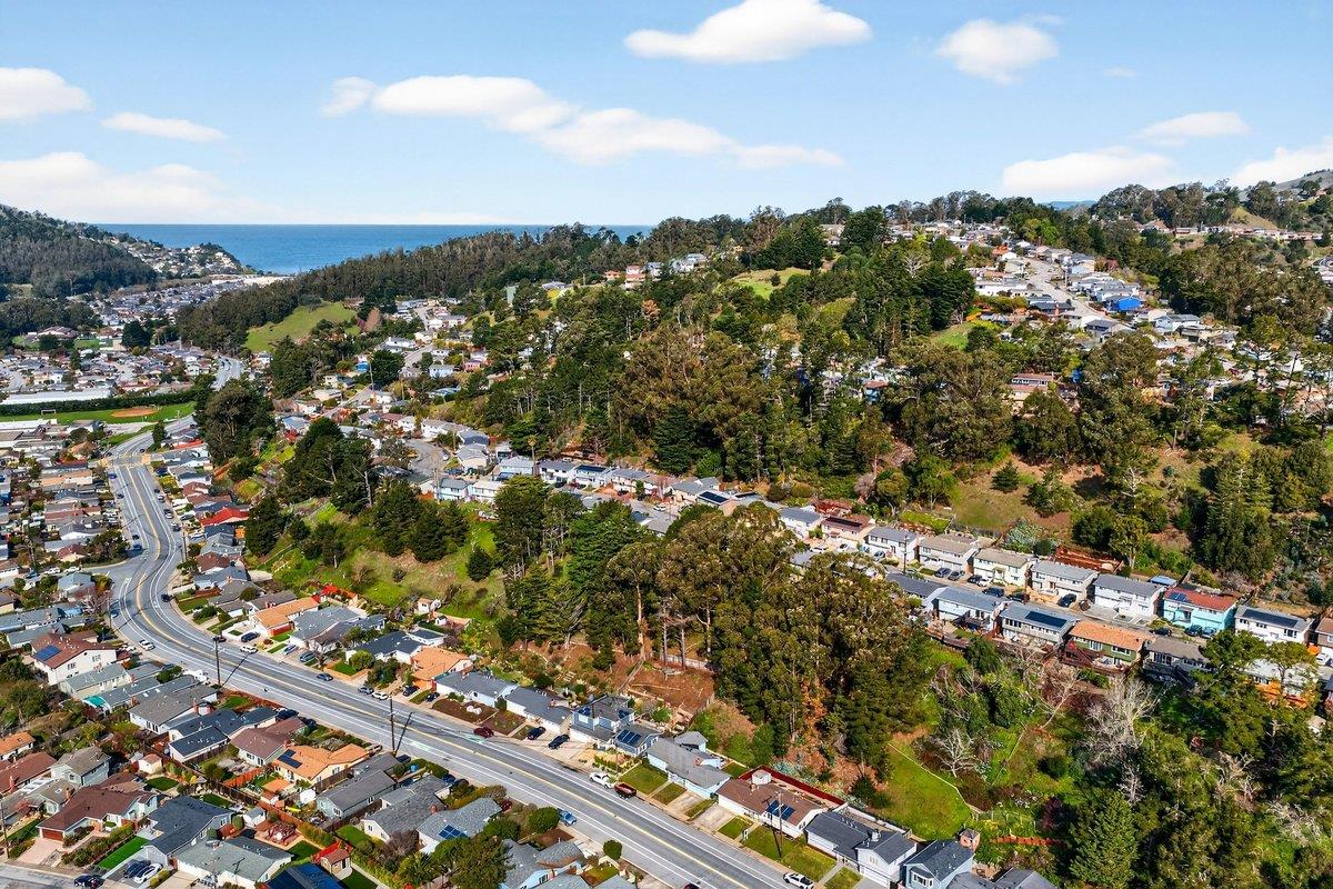 1559 Linda Mar Boulevard