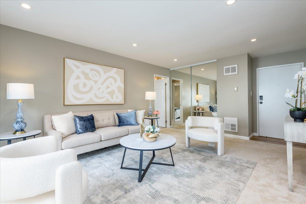 821 North Humboldt Street 309