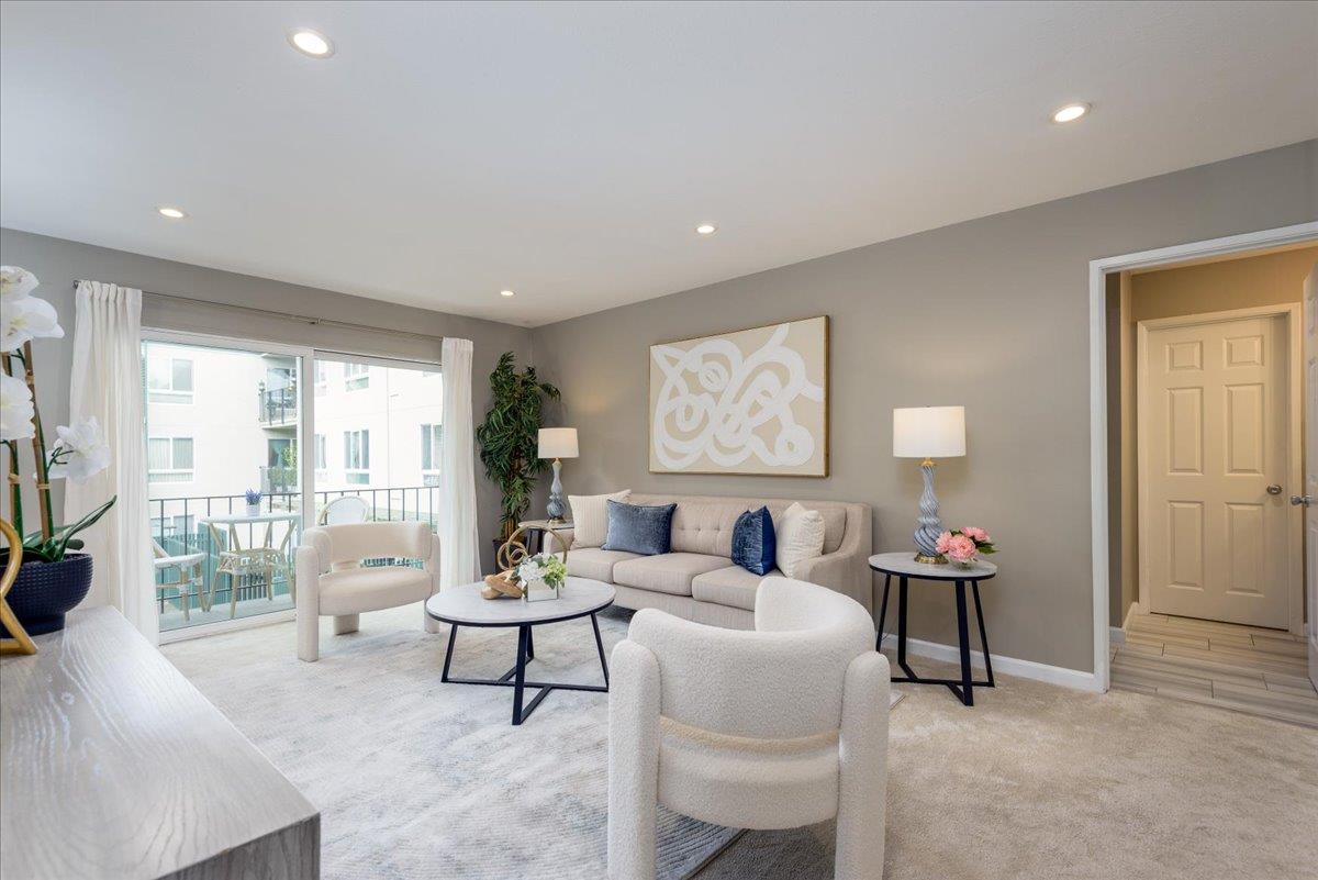 821 North Humboldt Street 309