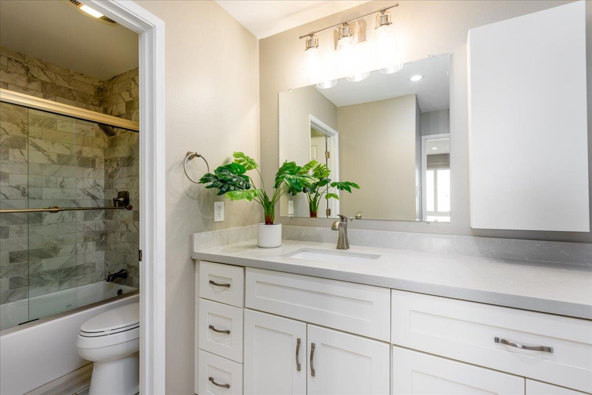 821 North Humboldt Street 309