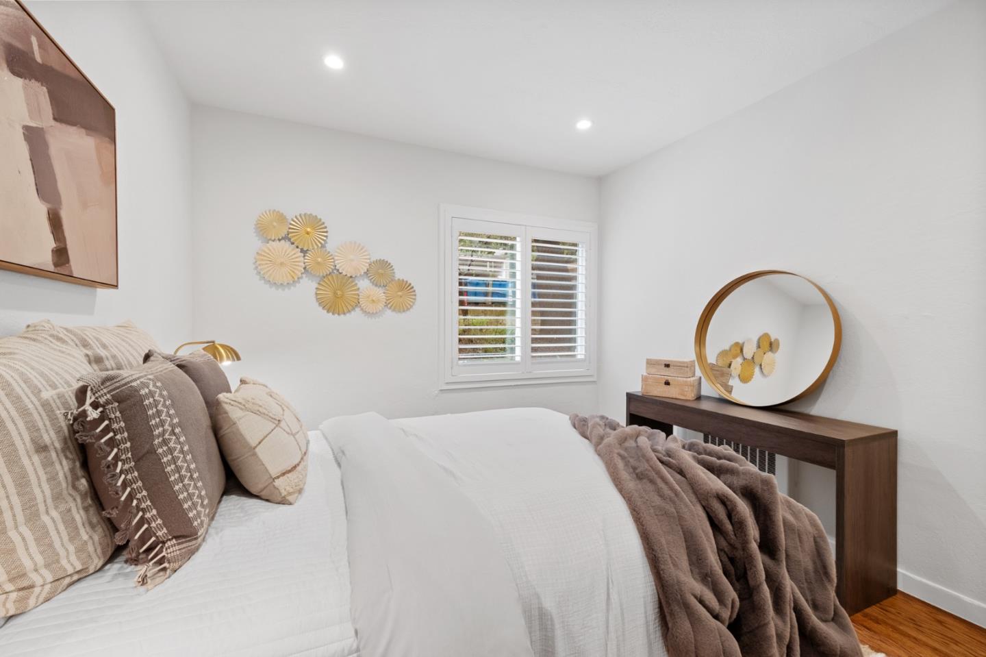 177 North El Camino Real Way 27