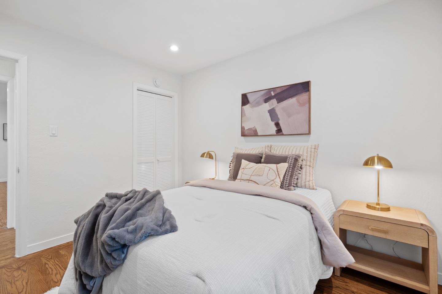 177 North El Camino Real Way 27