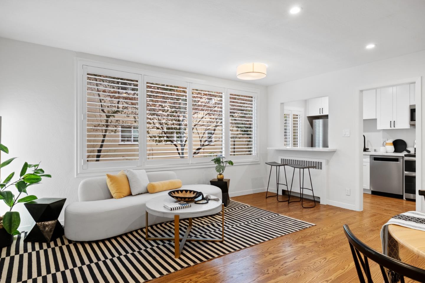 177 North El Camino Real Way 27