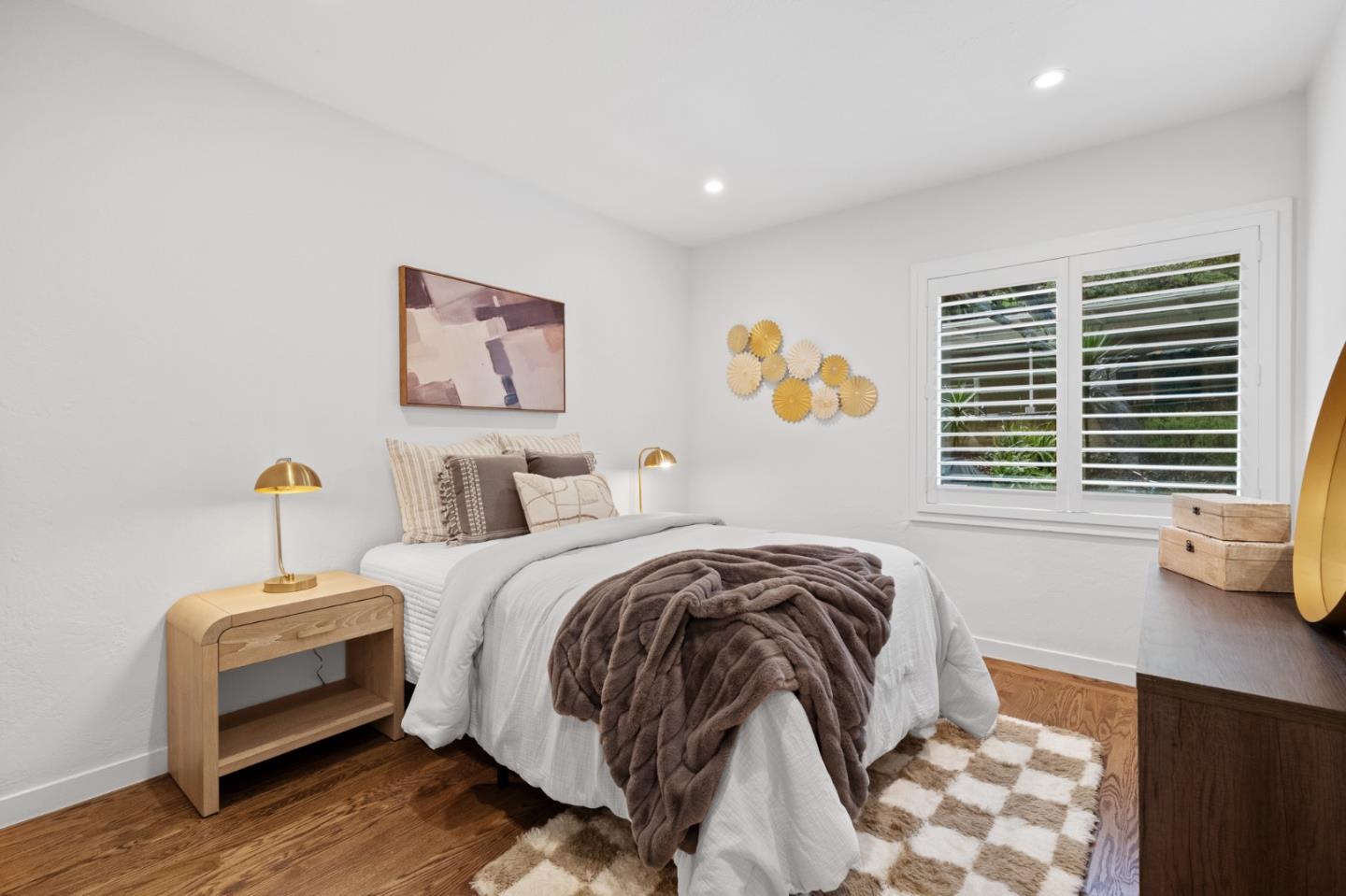 177 North El Camino Real Way 27