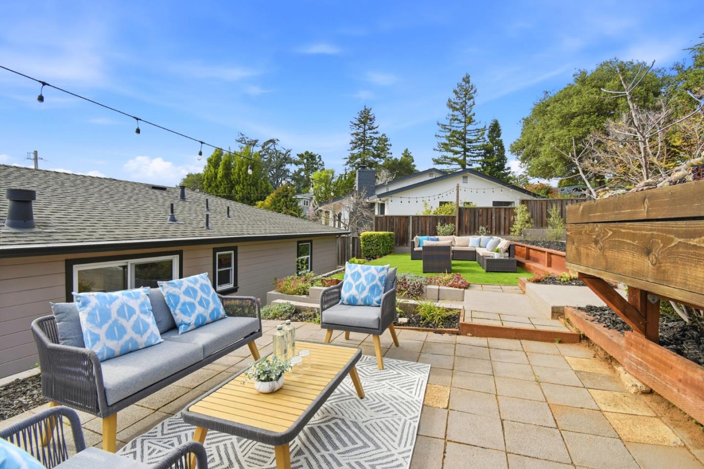 4198 Huntington Street