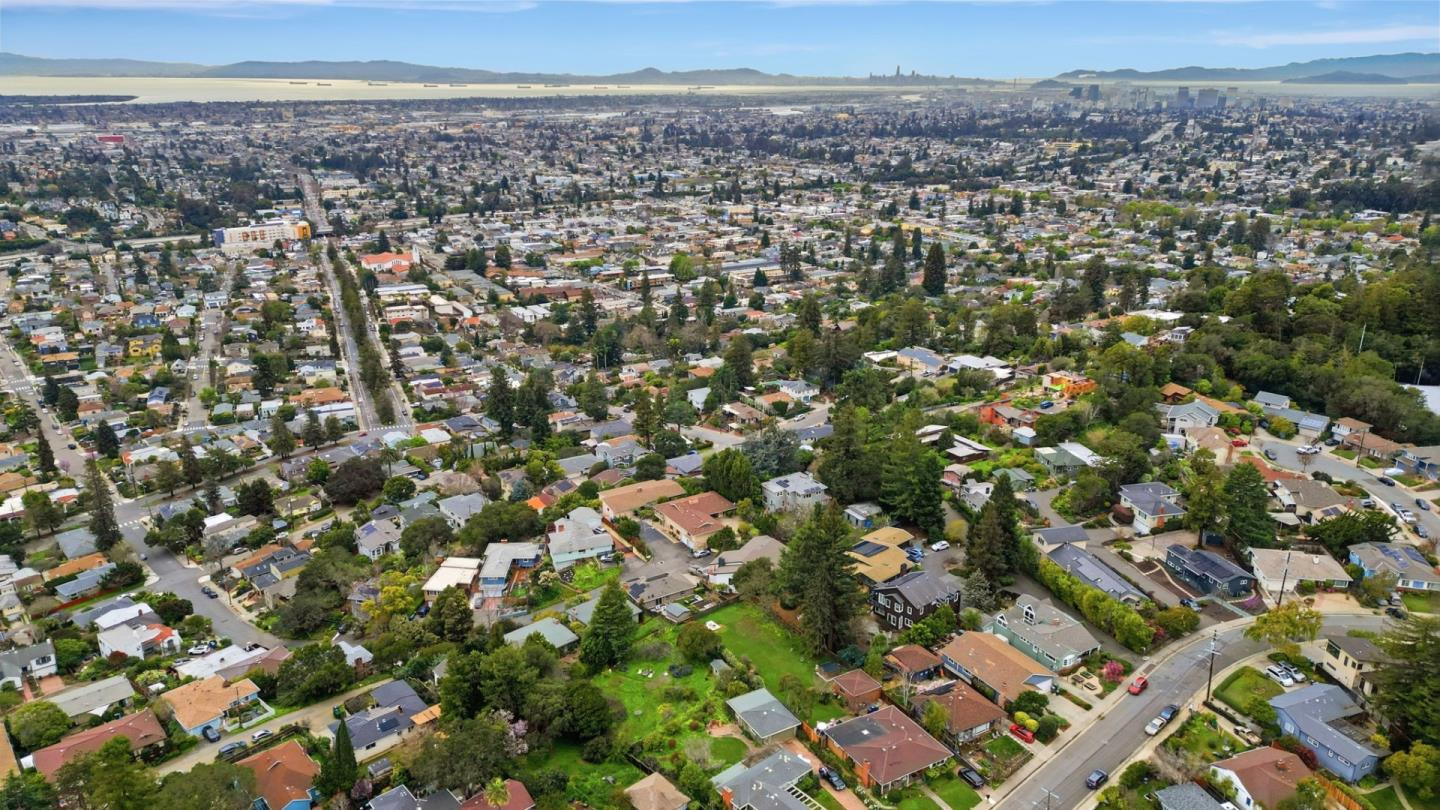 4198 Huntington Street