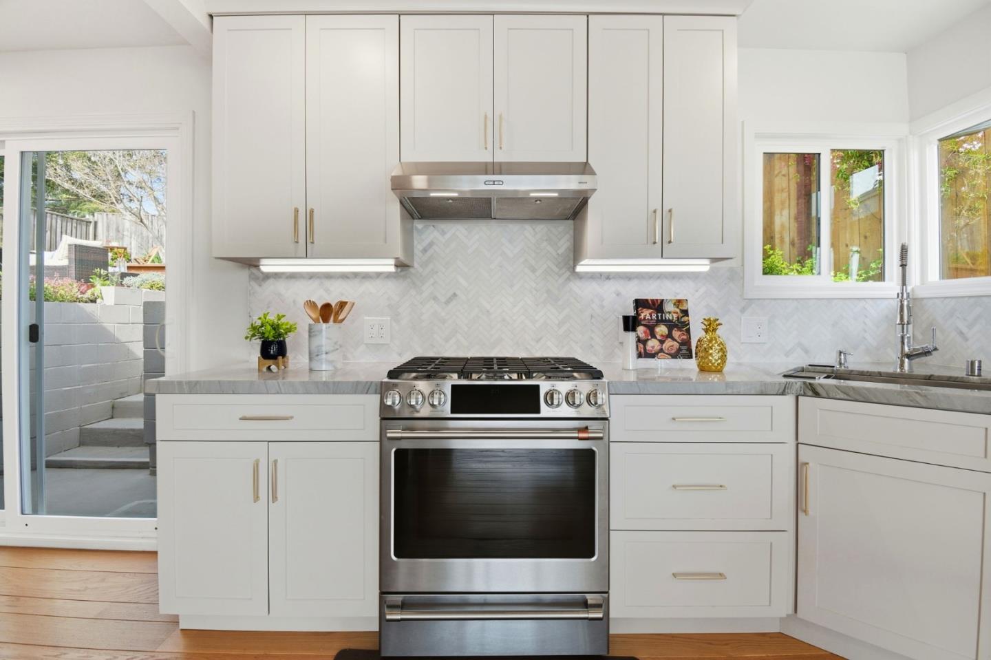 4198 Huntington Street