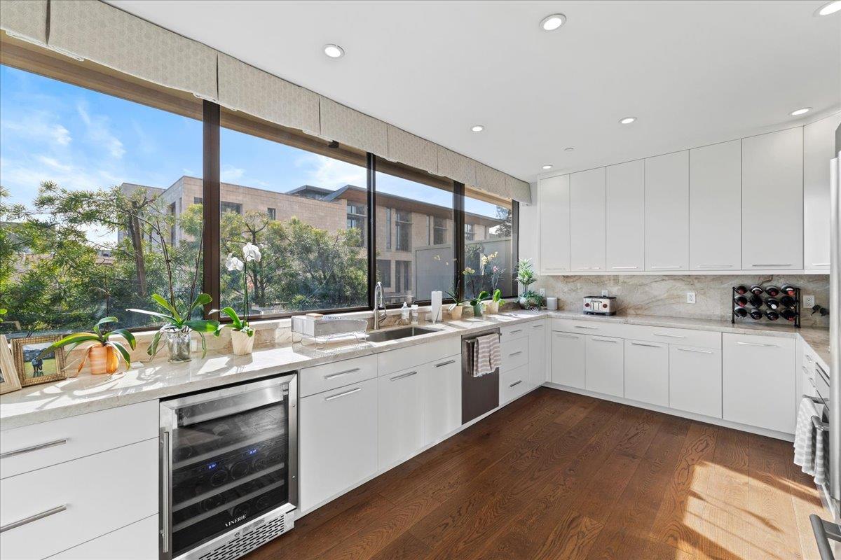 20 West 3rd Avenue 202