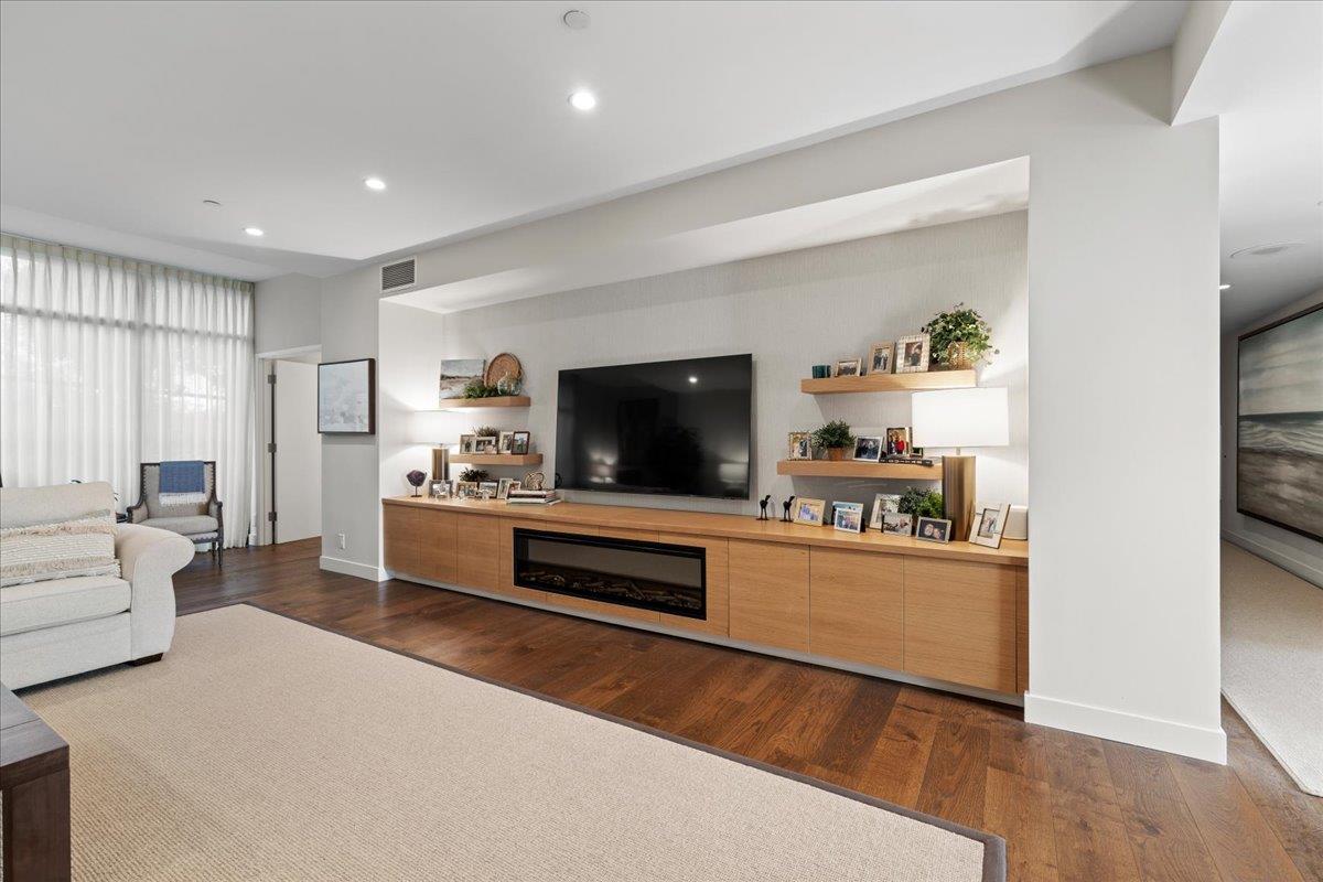 20 West 3rd Avenue 202