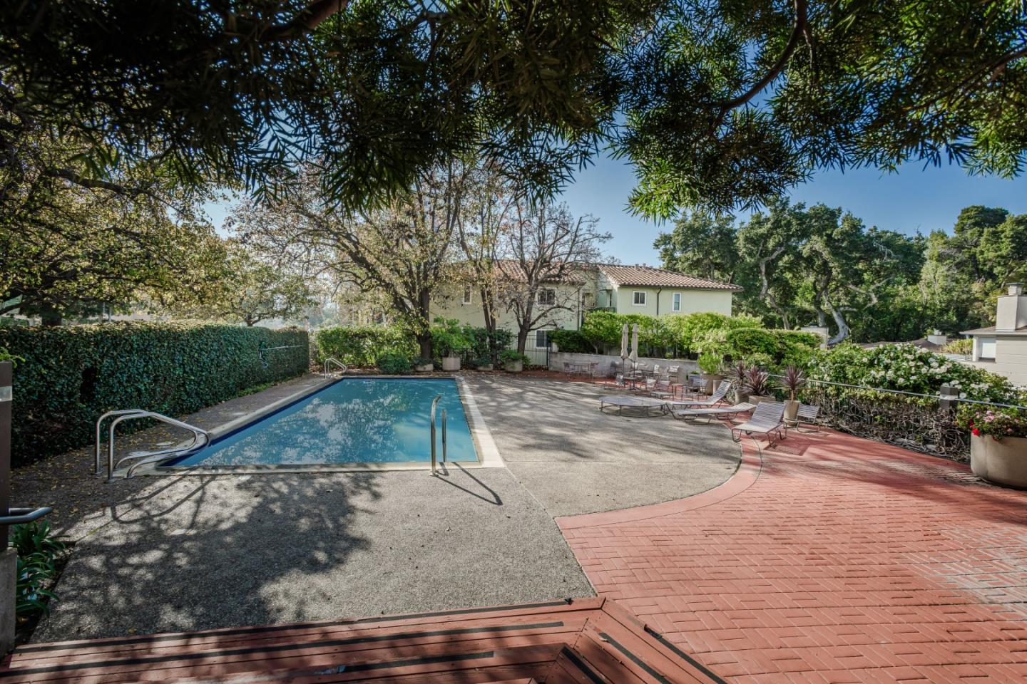 20 West 3rd Avenue 202