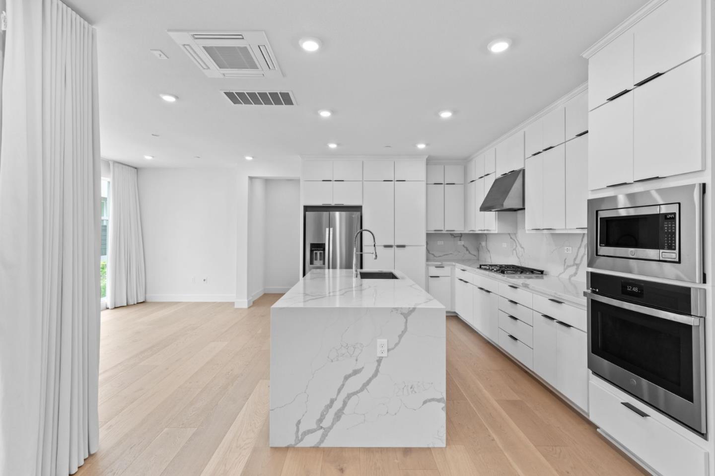 3020 Boyter Place 105