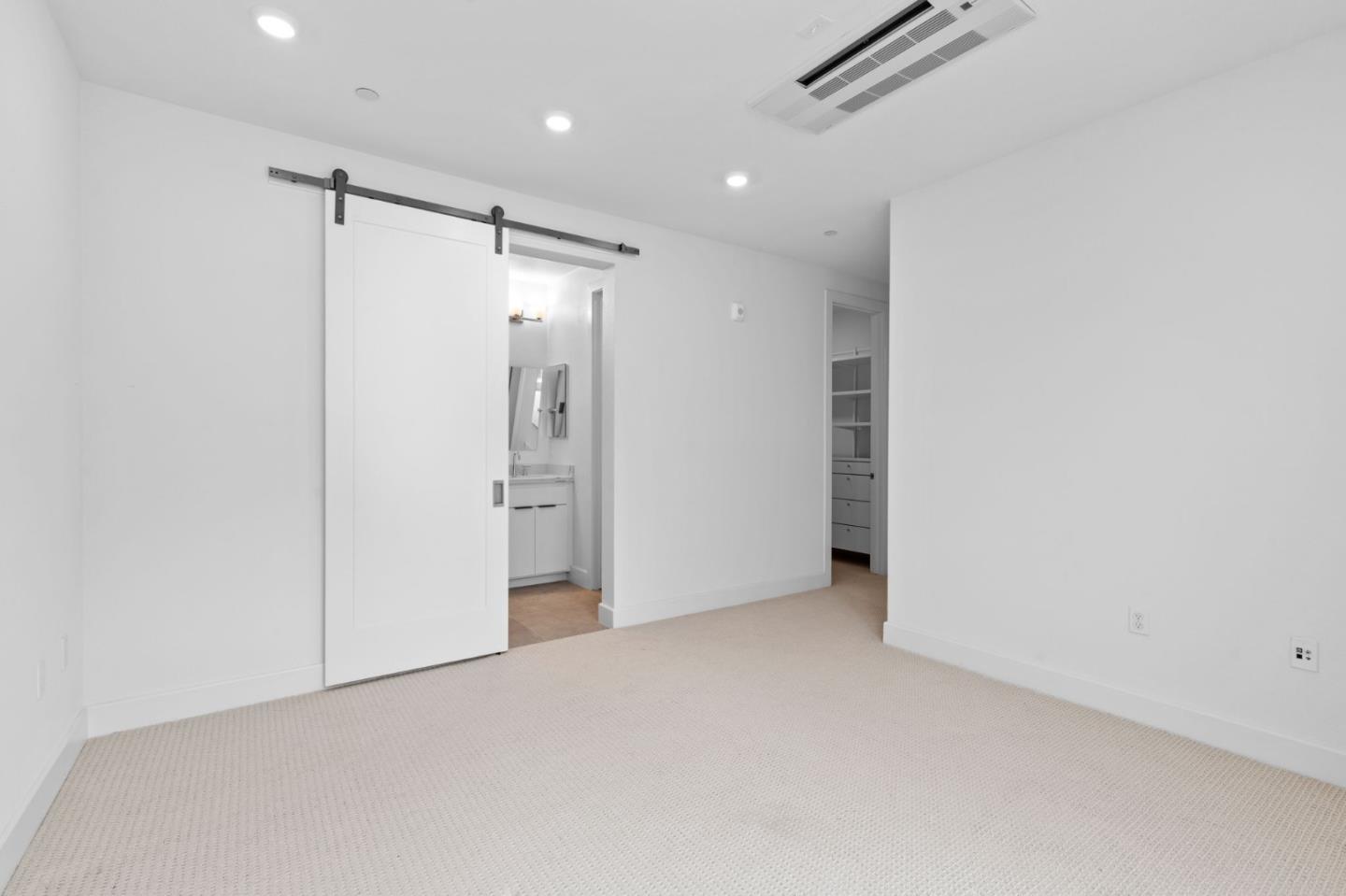 3020 Boyter Place 105