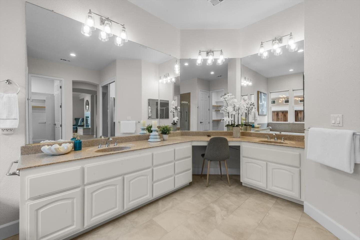 3916 Lighthouse Place