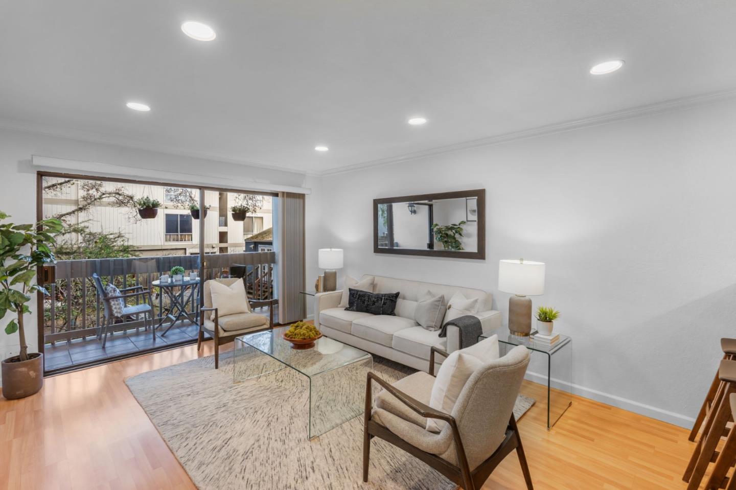 316 North El Camino Real 105