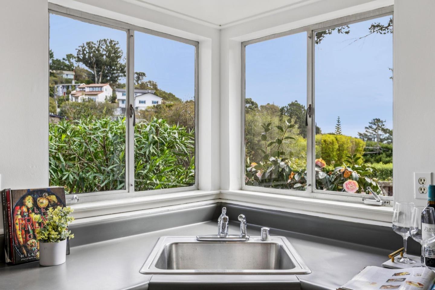 602 Alameda De Las Pulgas