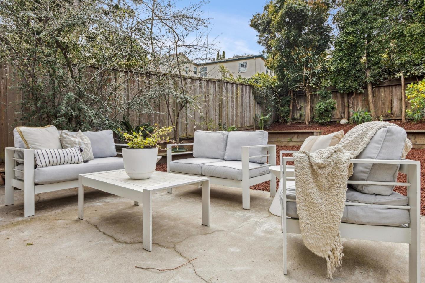 602 Alameda De Las Pulgas