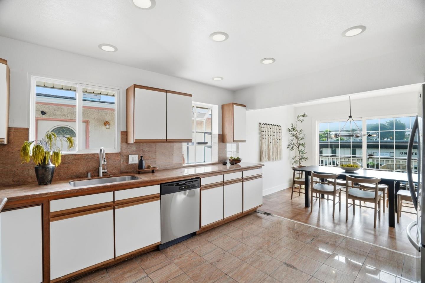 1469 Southgate Avenue