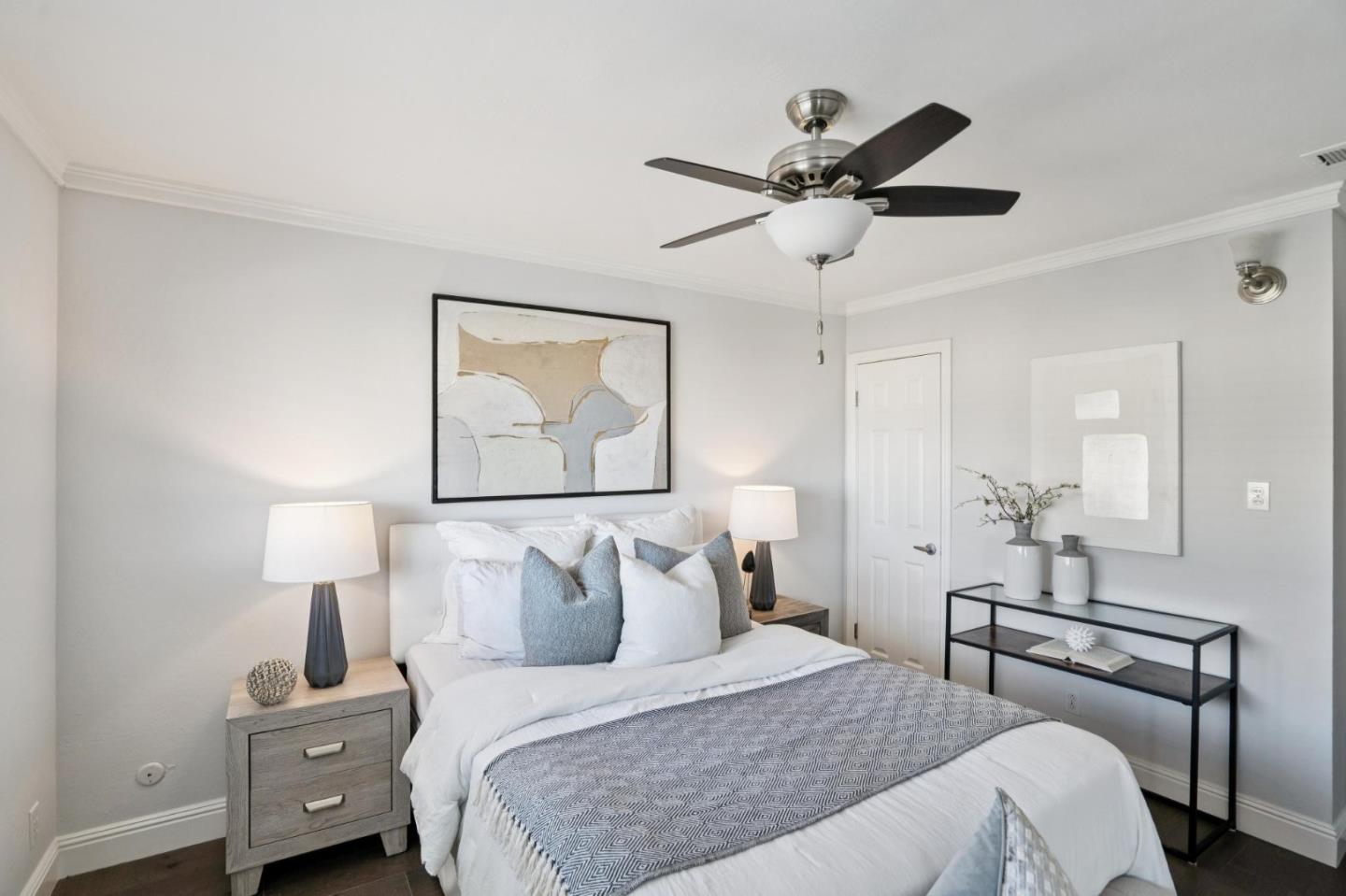 3033 Los Prados Street 229