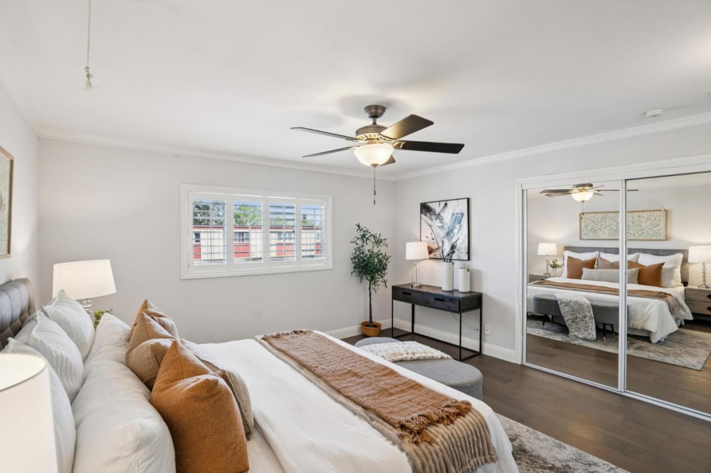 3033 Los Prados Street 229