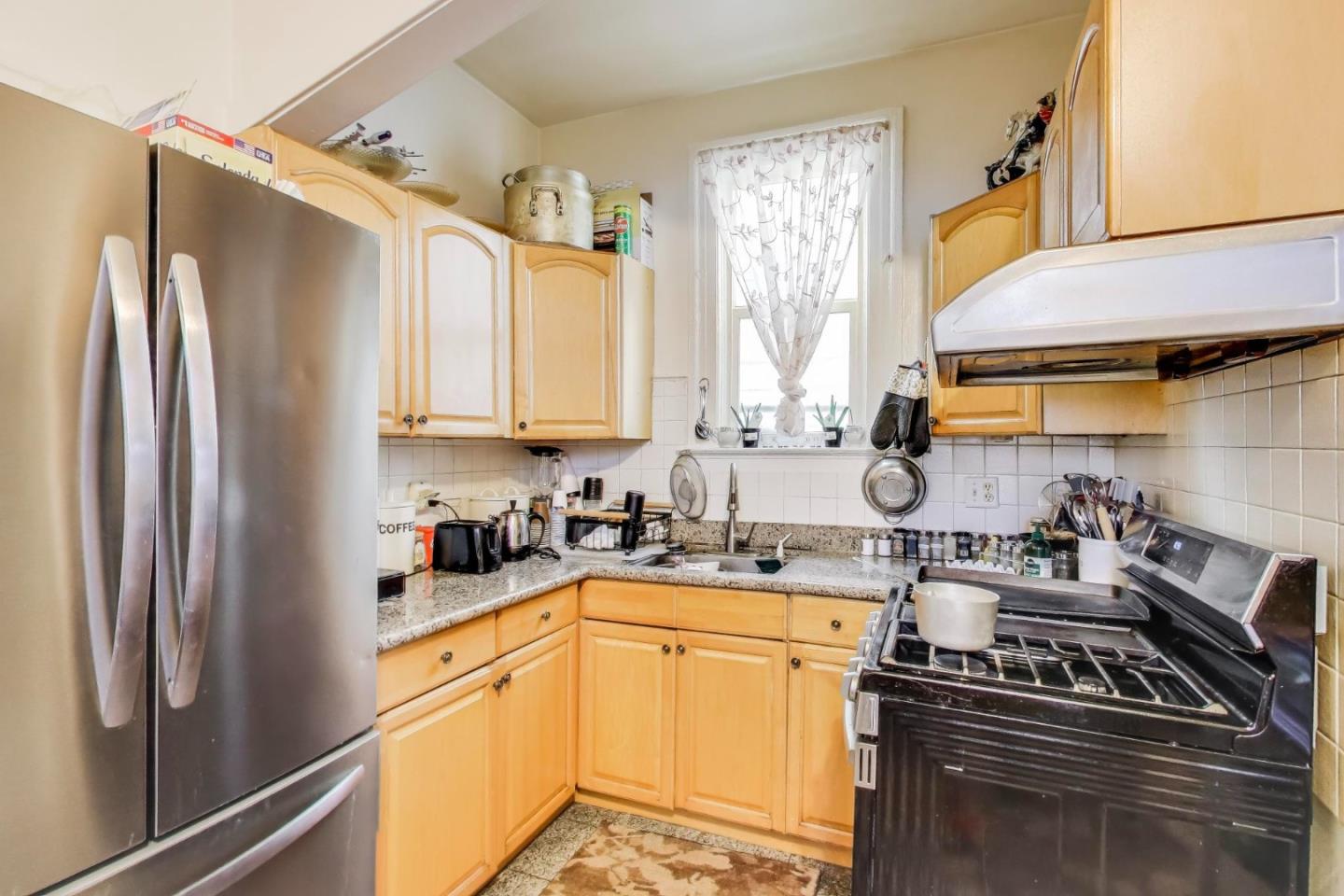 4592-4594 Mission Street