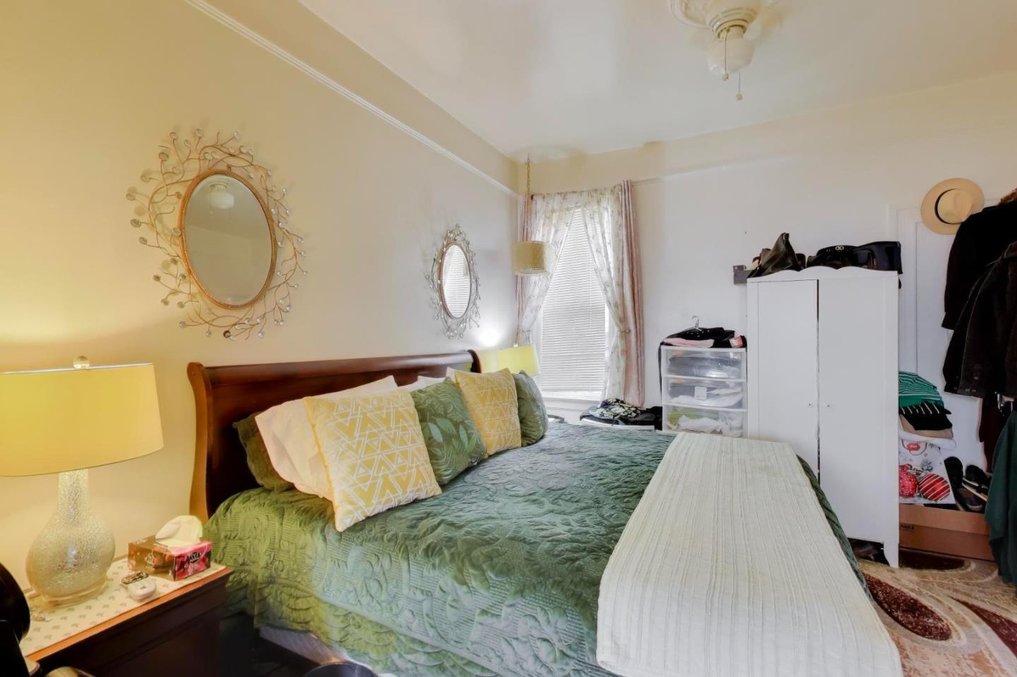 4592-4594 Mission Street