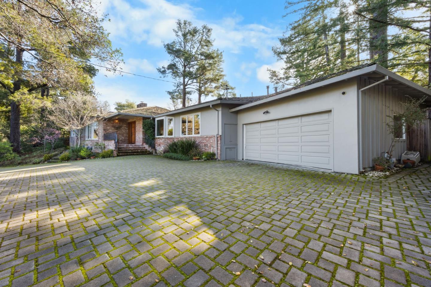 915 Link Road