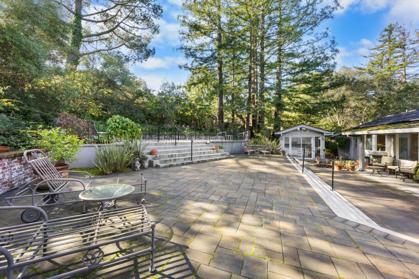 915 Link Road