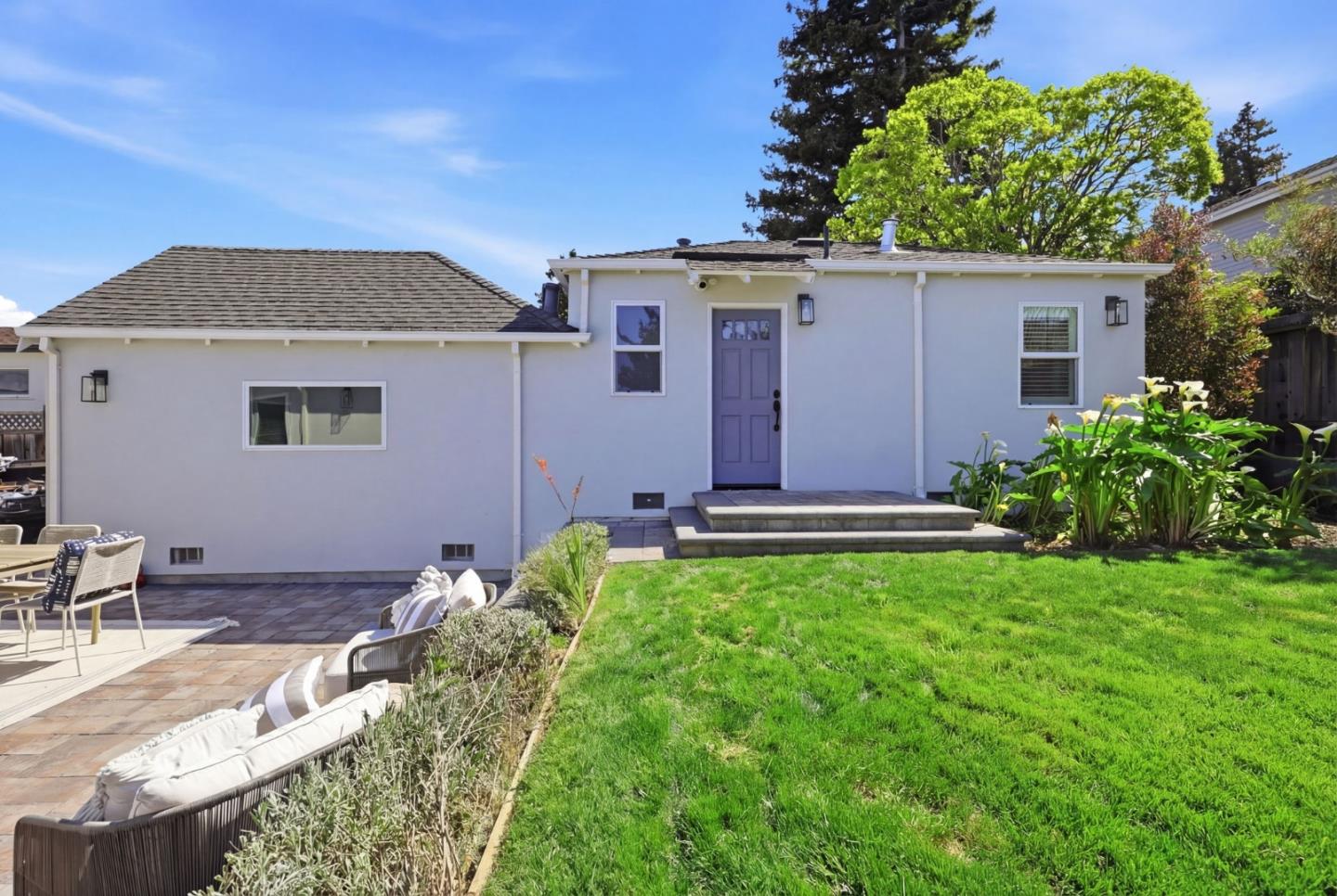 1333 Laguna Avenue