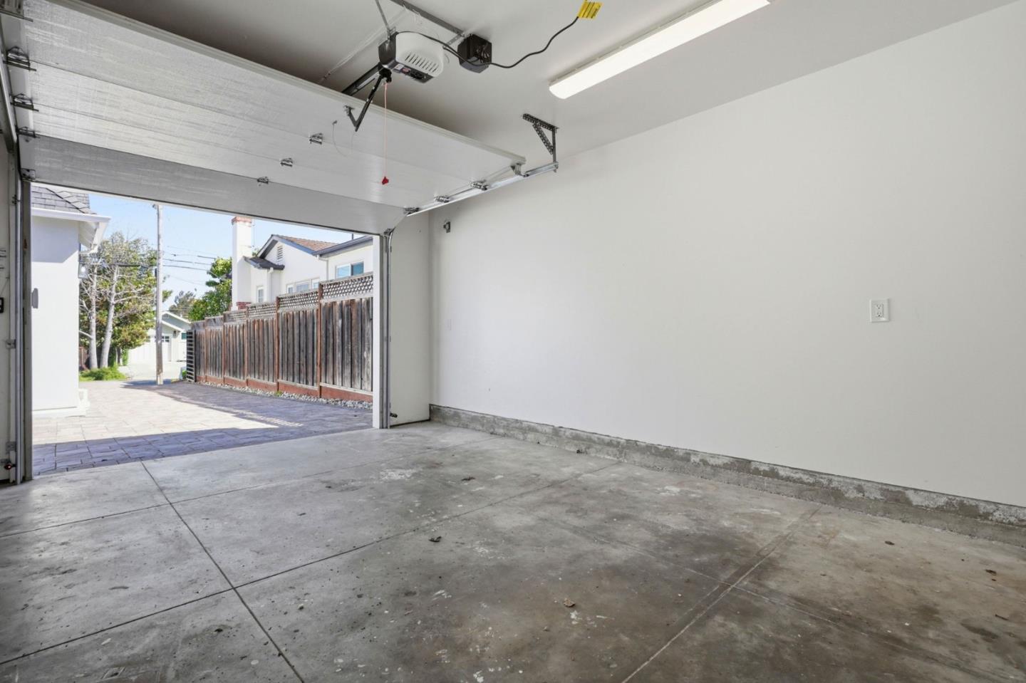 1333 Laguna Avenue