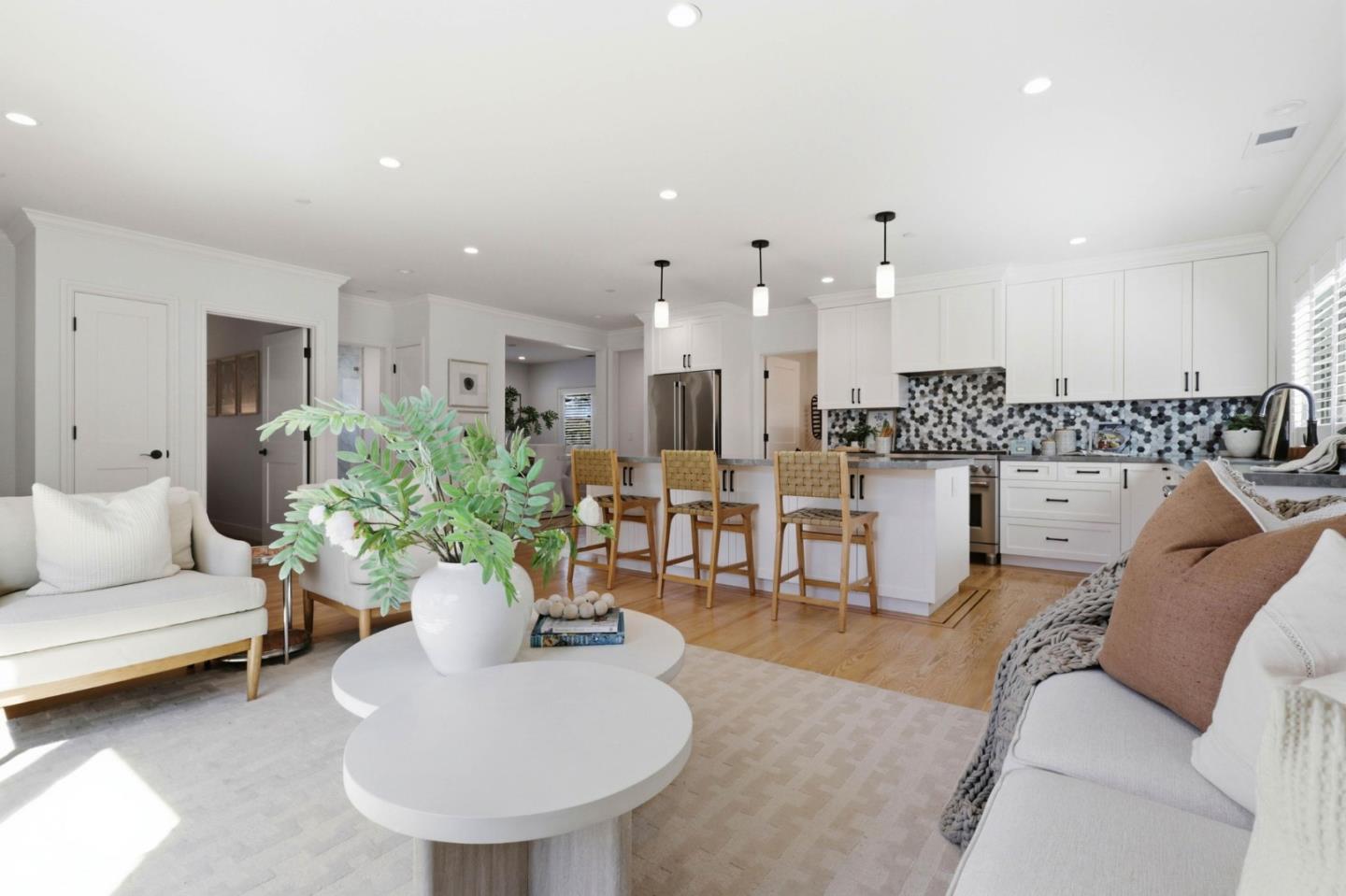 1333 Laguna Avenue