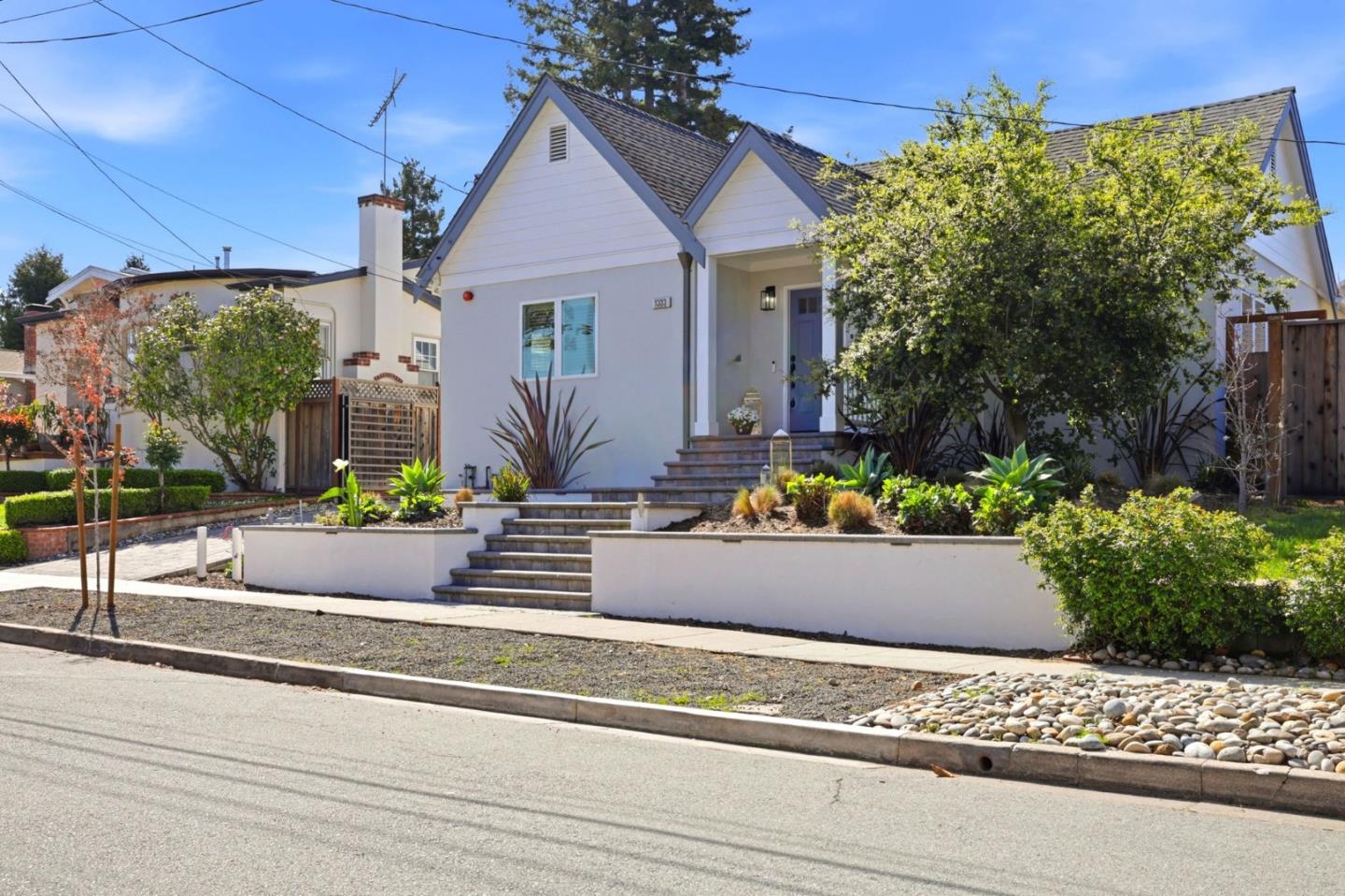 1333 Laguna Avenue