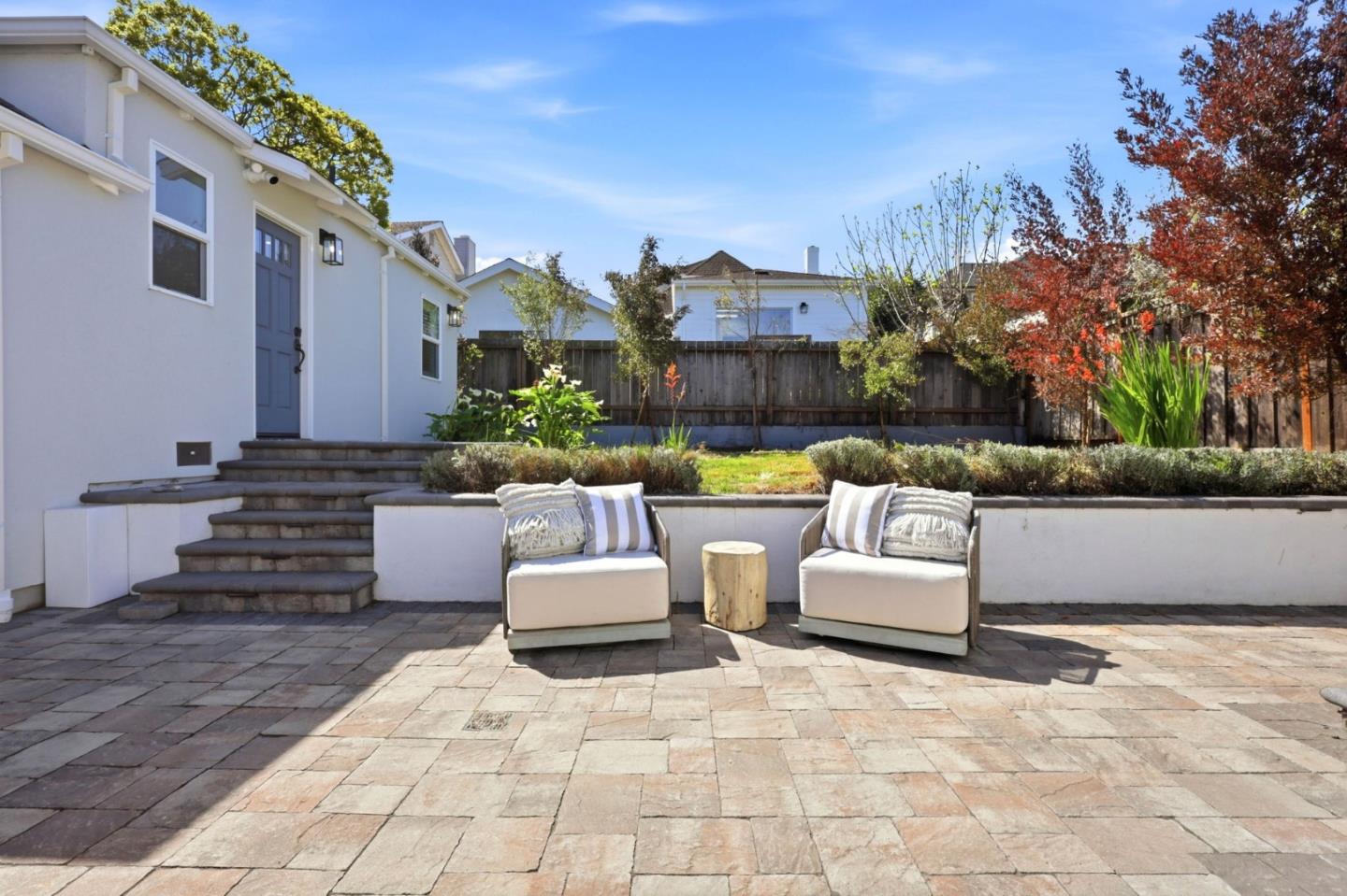 1333 Laguna Avenue
