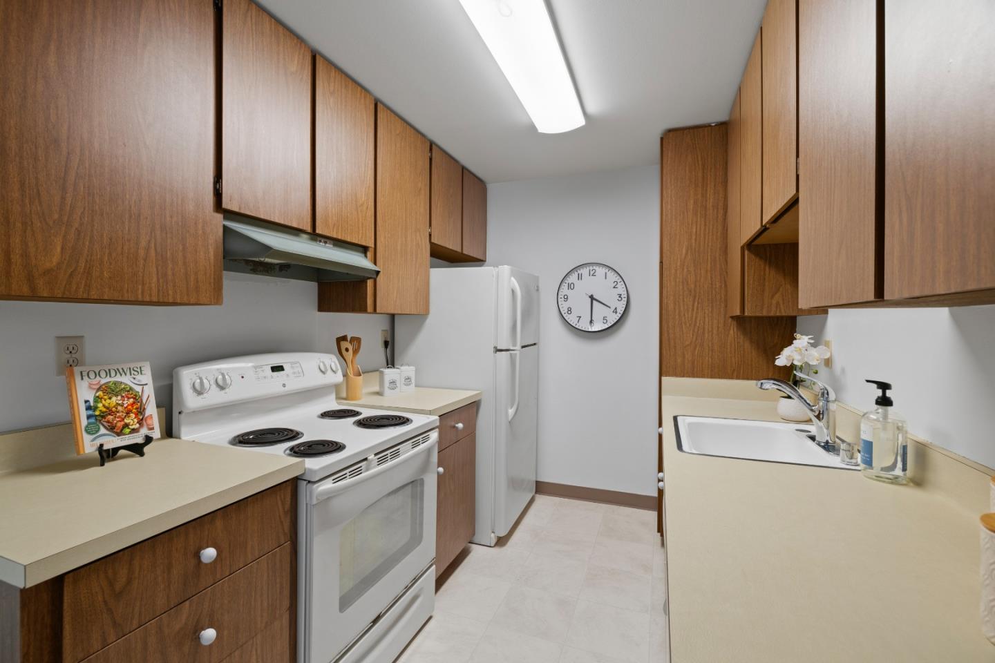 2456 West Bayshore Road 10