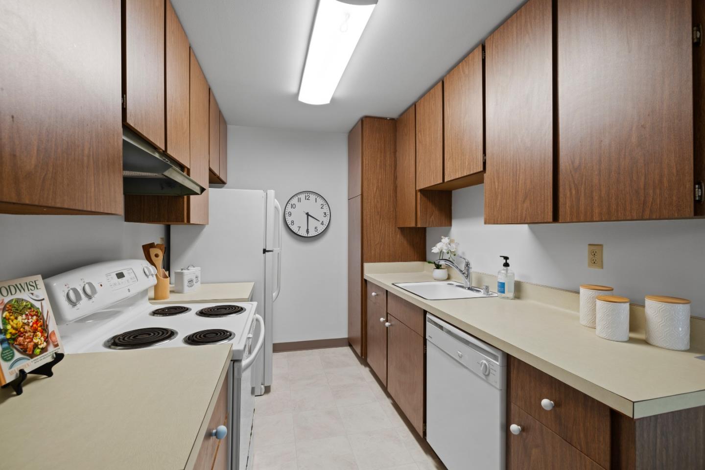 2456 West Bayshore Road 10