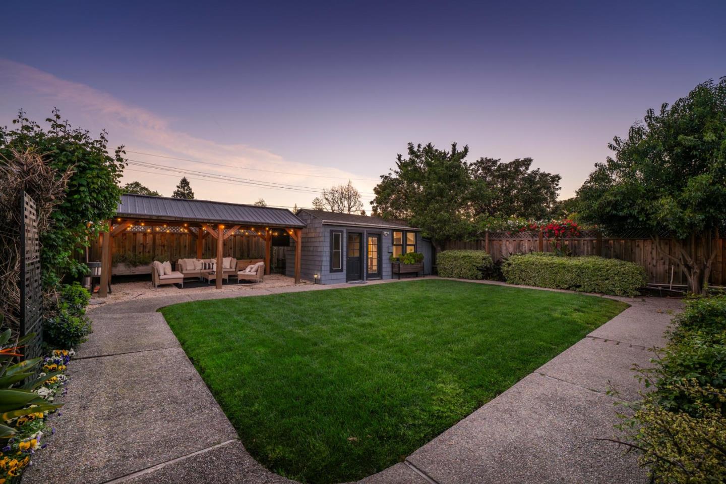 1162 Mckinley Street