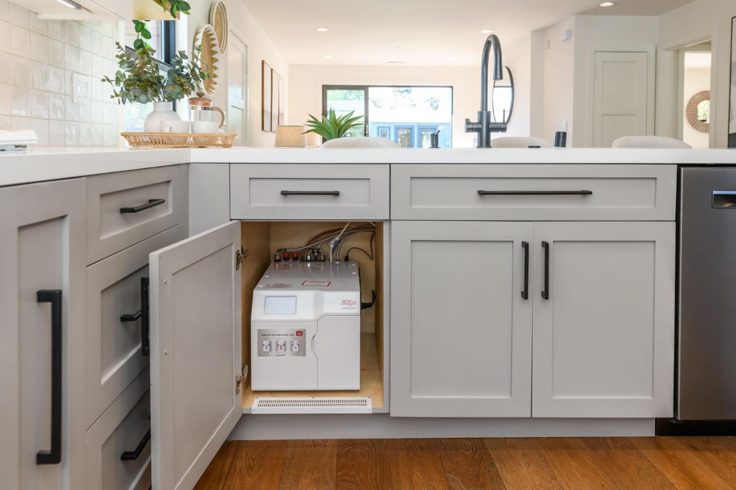 1162 Mckinley Street