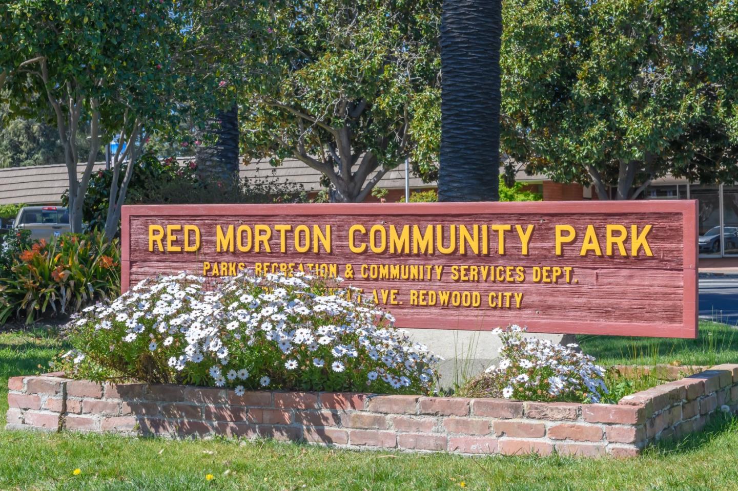 1162 Mckinley Street