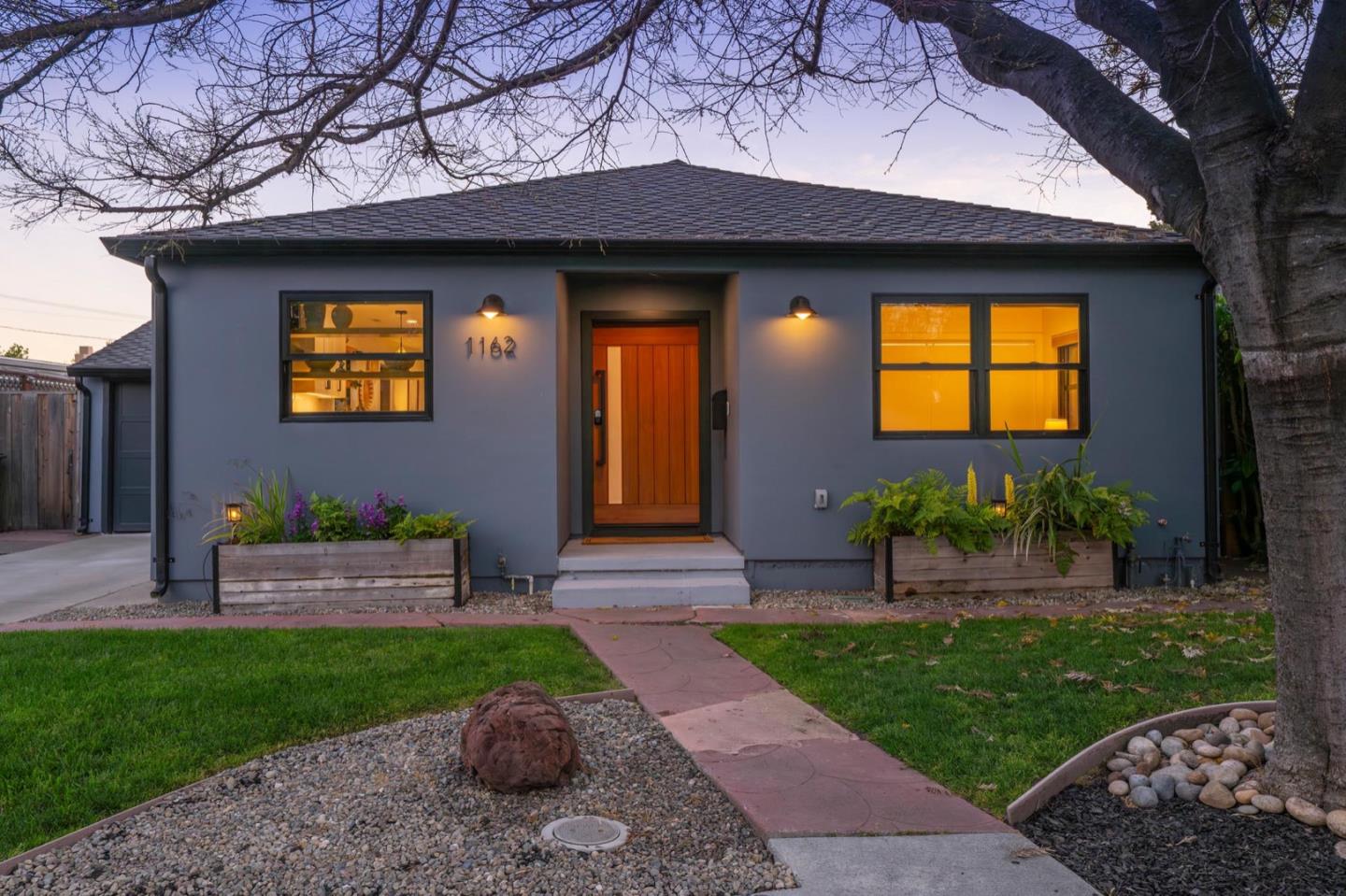 1162 Mckinley Street