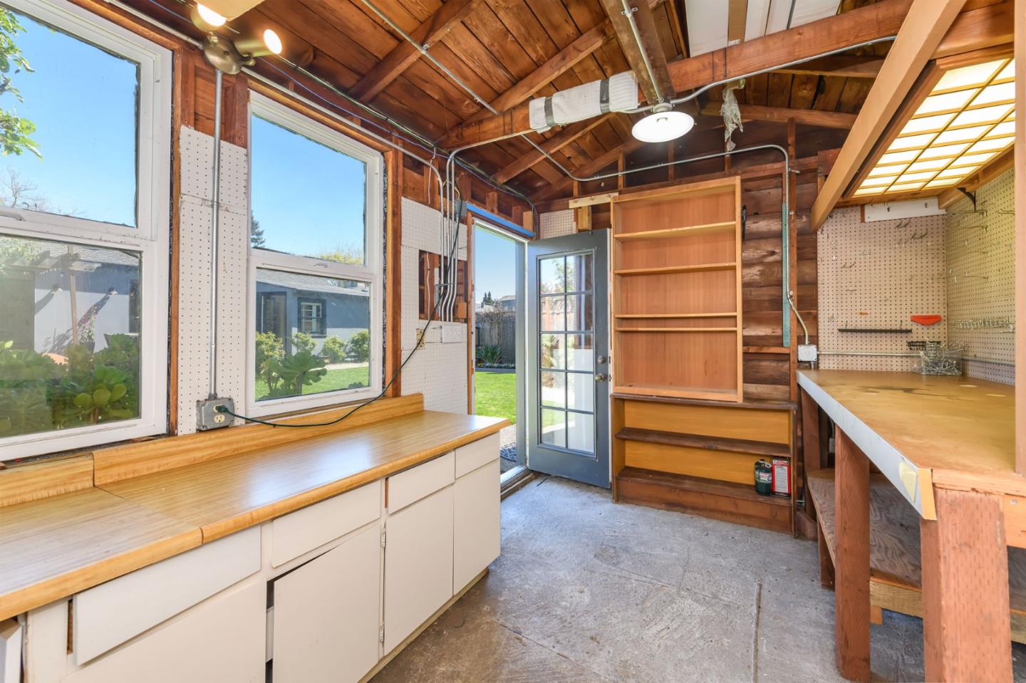 1162 Mckinley Street