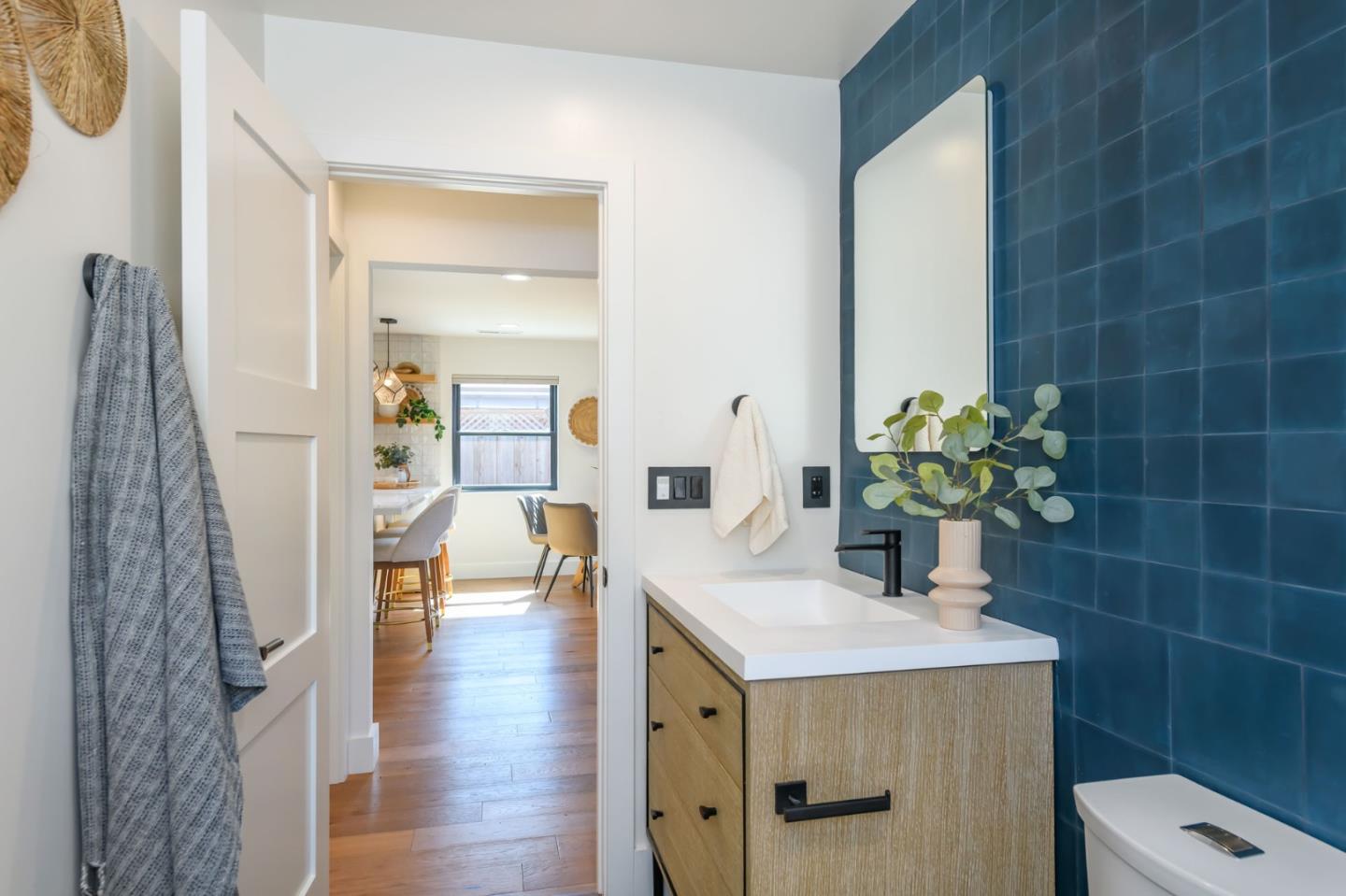 1162 Mckinley Street