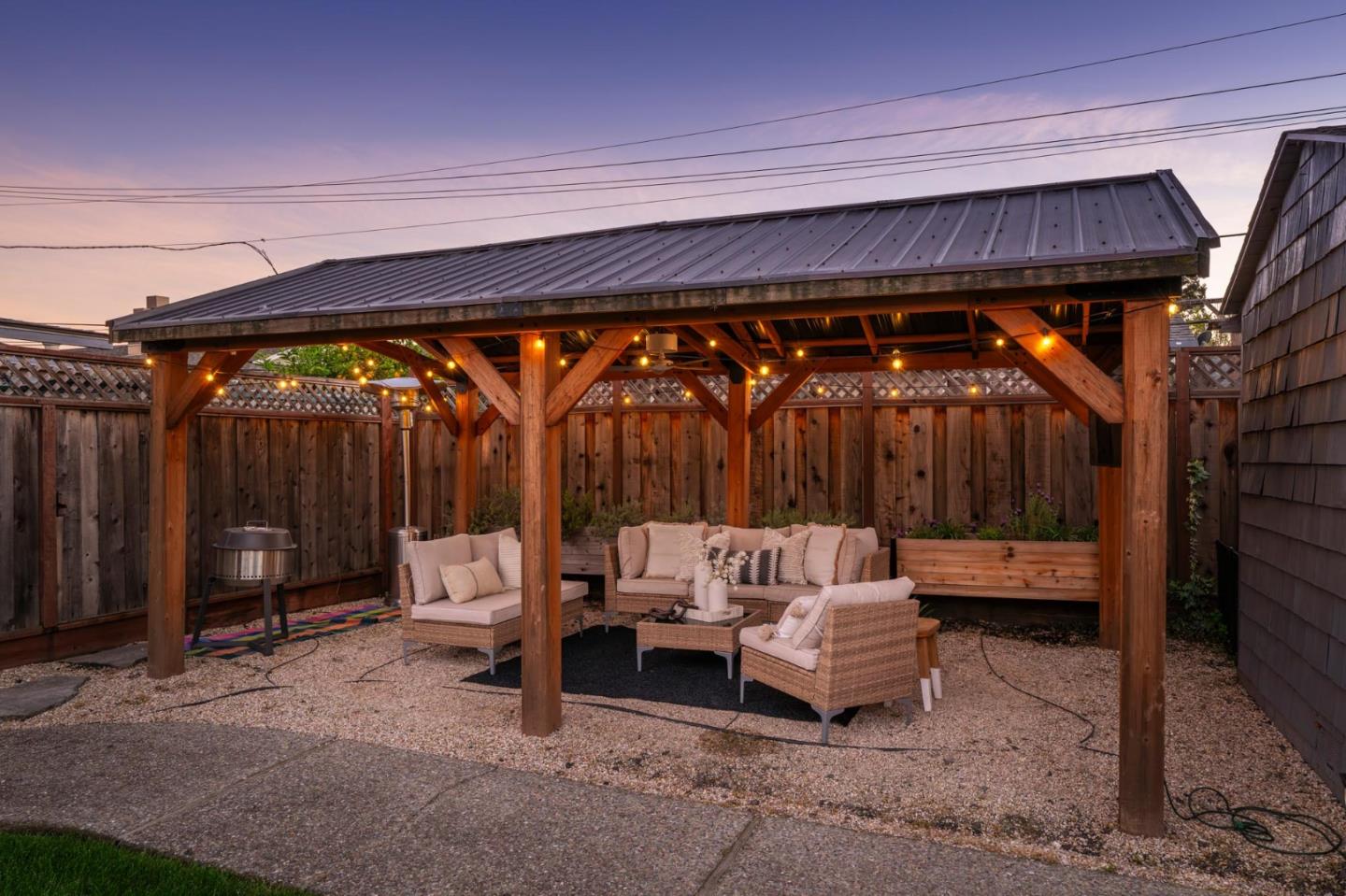 1162 Mckinley Street